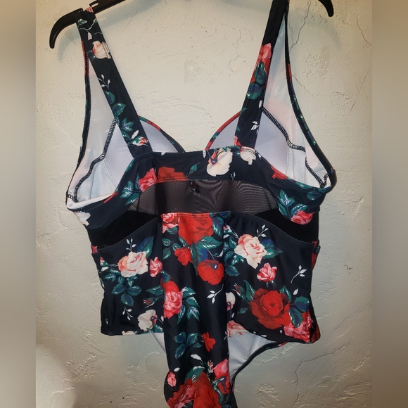 Plus Size 2x Floral Swimsuit 18 20 Fit underwire one piece 🏊♂️ - Picture 5 of 7